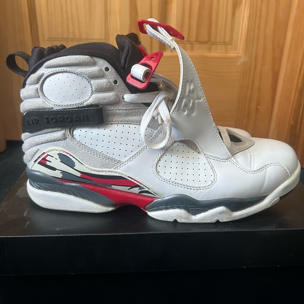 Jordan Bug’s Bunny 8’s